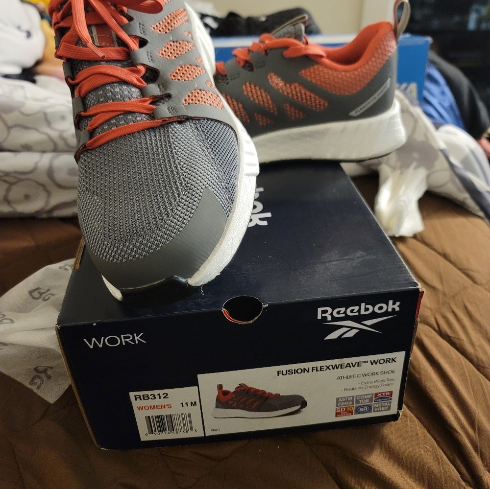 Reebok Shoes - Picture 4 of 4